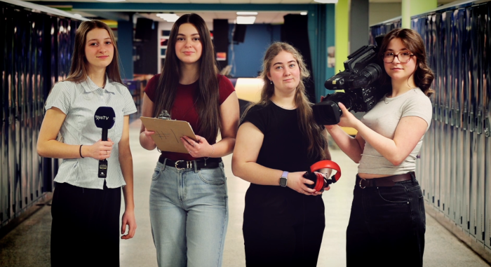 4 étudiantes de l'École secondaire des Grandes-Marées interrogent leurs pairs sur leurs perceptions d'un monde meilleur. Puis ils en discutent avec un expert en la matière.